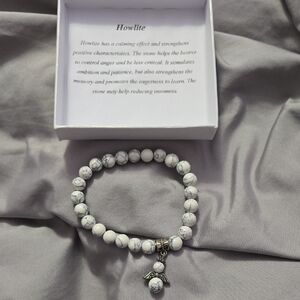 Howlite Beaded Bracelet - Stretch Bracelet - New In Box